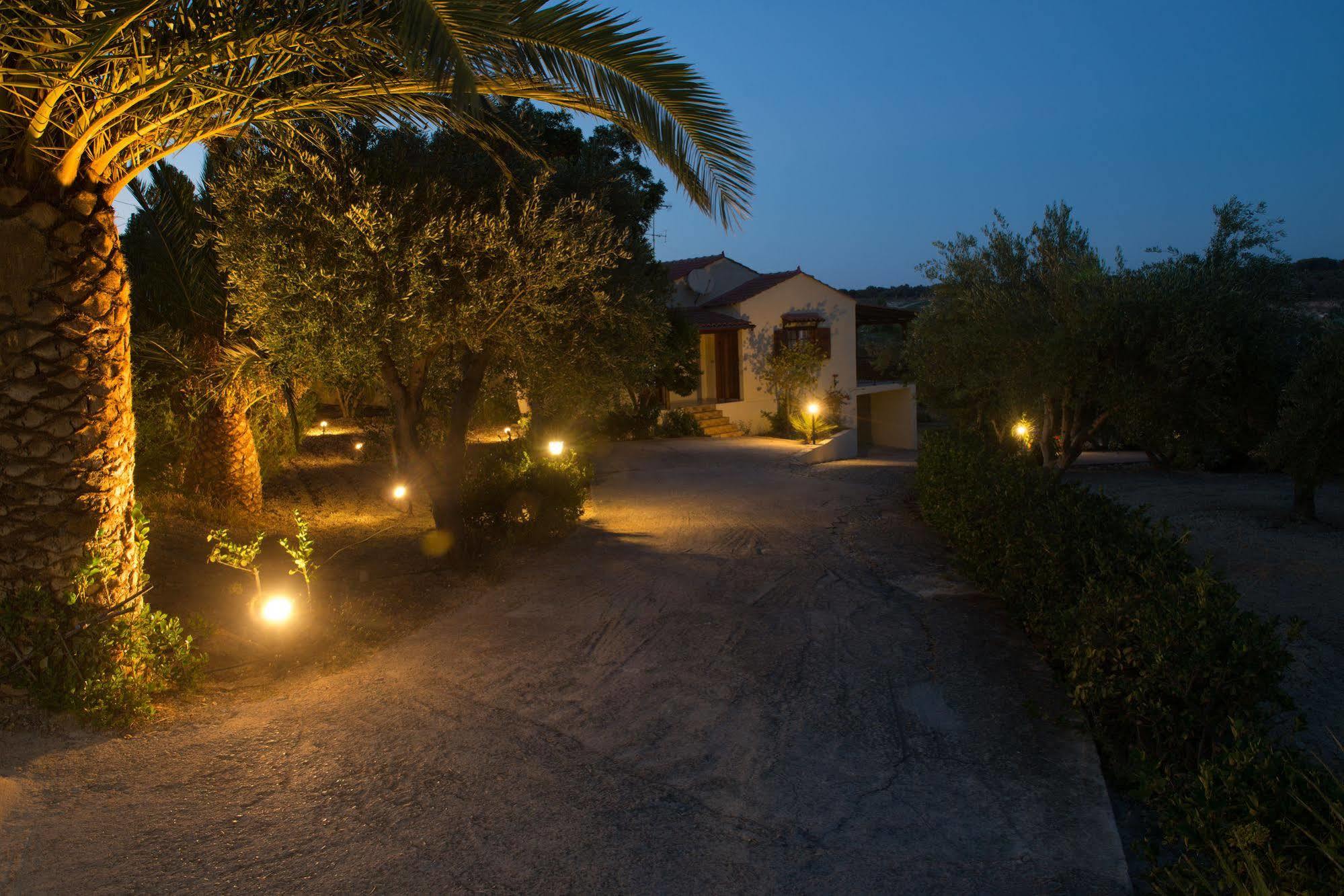 Lefkothea Villas With Large Pool, Bbq & Playground Adelianos Kampos Zewnętrze zdjęcie